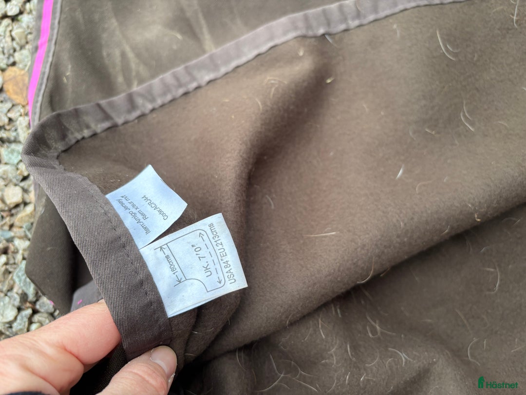 Täcken hästutrustning till salu: Jersey täcke i fint skick  i Sollerön - Annons 3