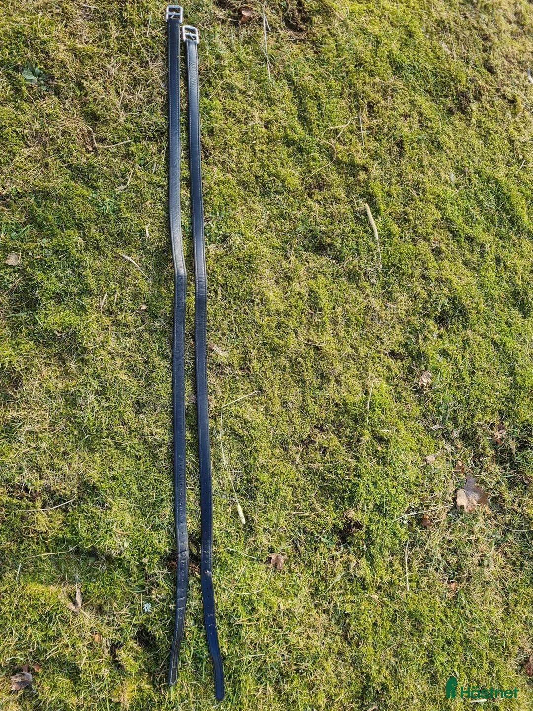 Sadeltillbehör hästutrustning till salu: Svarta Equipe stigläder i kalvskinn, 135 cm i Forserum - Annons 2