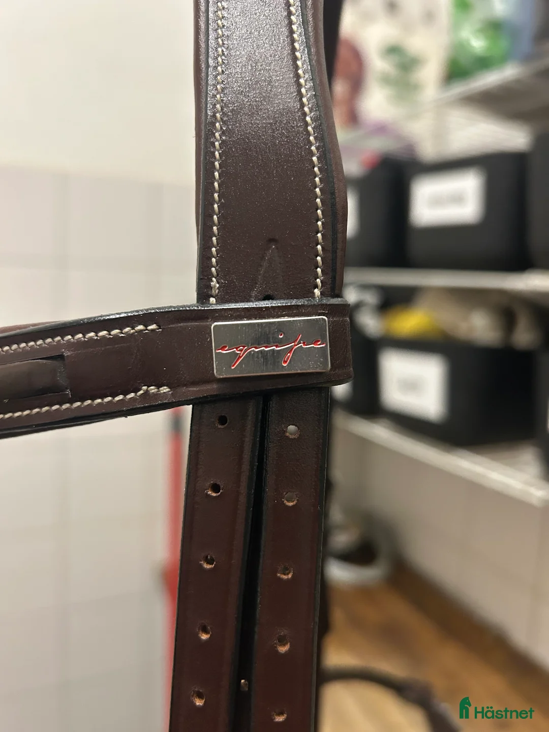 Träns hästutrustning till salu: Equipe träns med lack detaljer  - Annons 2