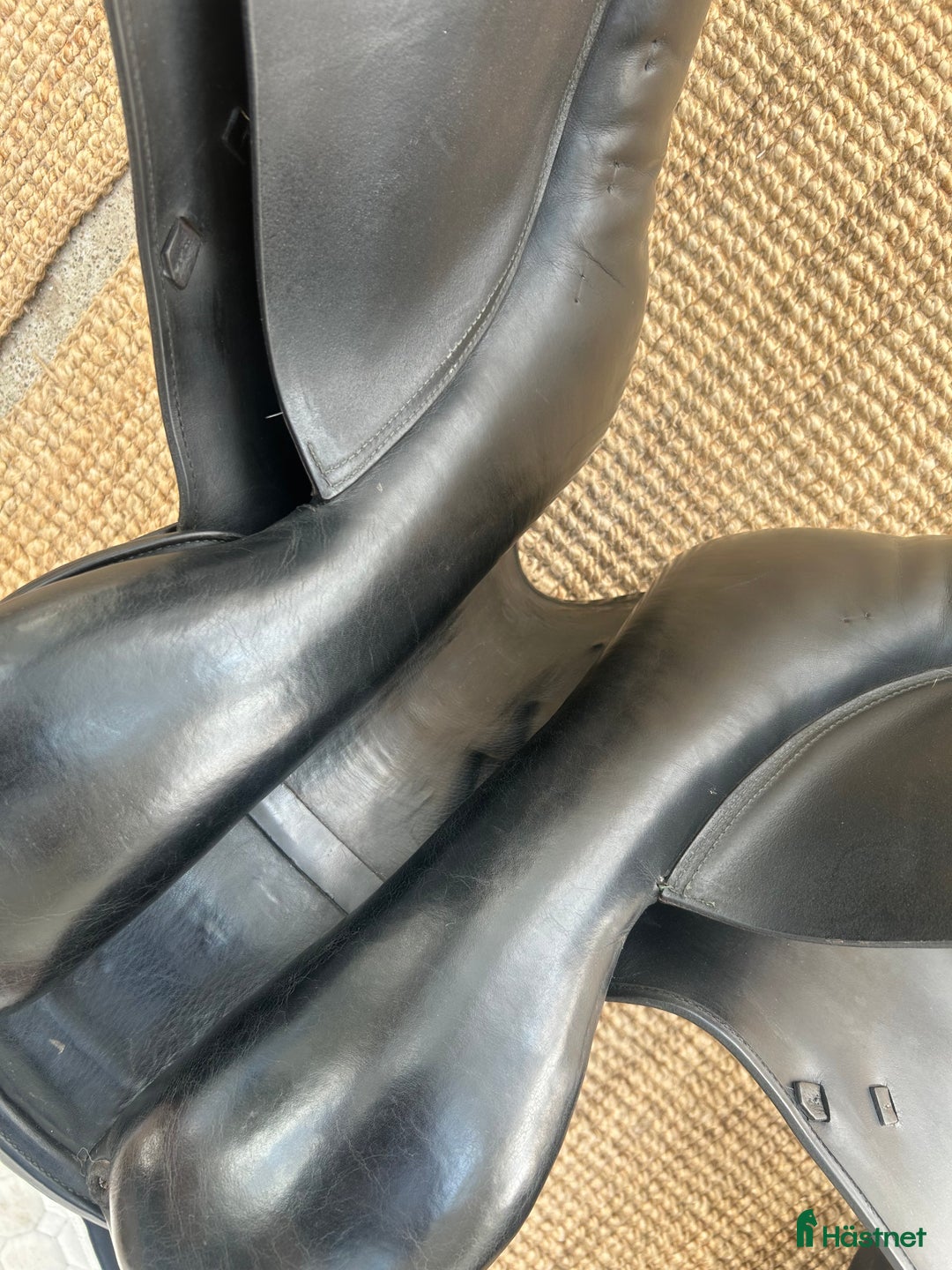 Sadlar hästutrustning till salu: Dressyrsadel Prestige Venus 16’ i Uppsala - Annons 2