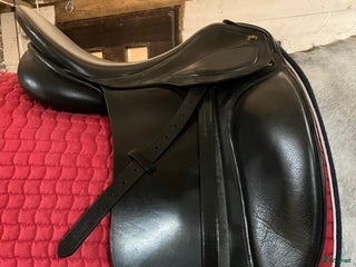 Sadlar hästutrustning till salu: Globus dressyr 32 / 17,5 i Skärplinge - Annons 16