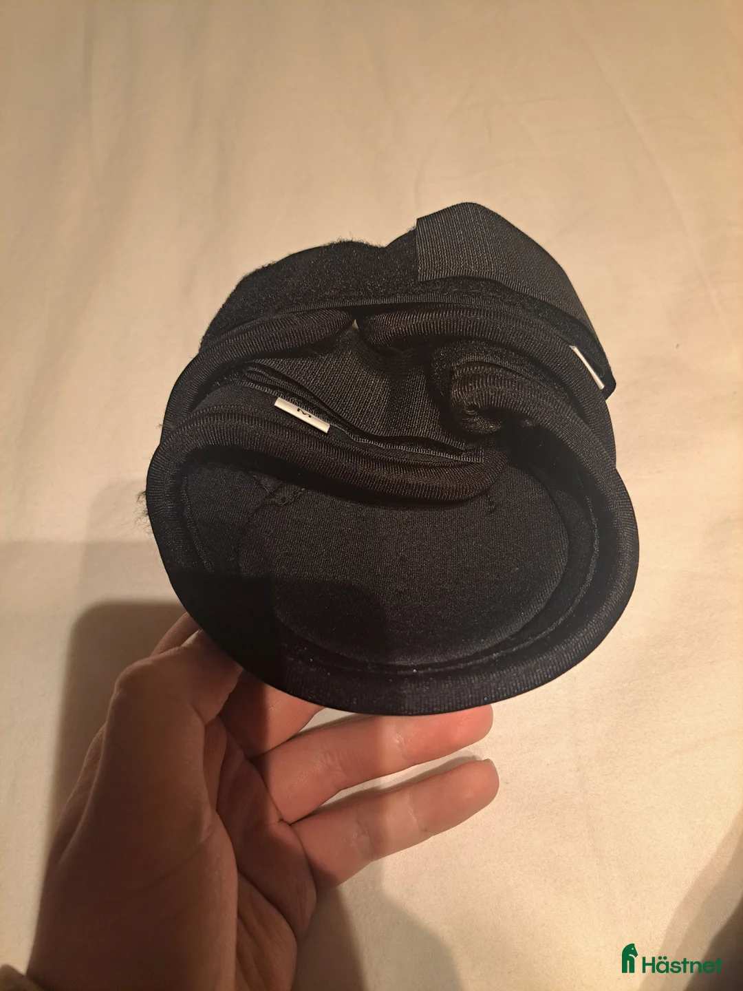 Benskydd hästutrustning till salu: Helt nya oanvända bakskrapor från hööks - Annons 2