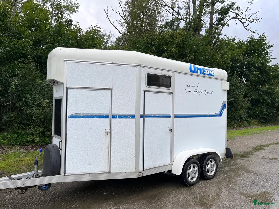 Hästtransporter  fordon & transport till salu: Umesläp A60 stor sadelkammare årsm-03 i Mariefred - Annons 1