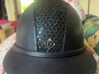 Hjälmar ryttarutrustning till salu: Charles owen i Ängelholm - Annons 3