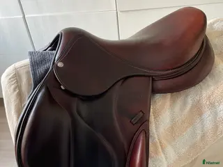 Sadlar hästutrustning Devoucoux hoppsadel i Klintehamn - Annons 1