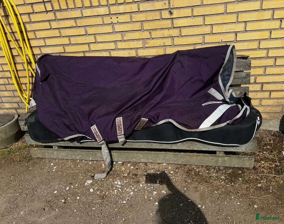 Täcken hästutrustning till salu: Rambo Wug stl  130 - Annons 2