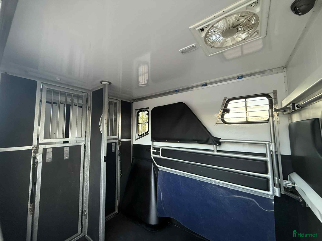 Hästlastbilar  fordon & transport till salu: PRENTKI/HORSEPARTNER 5 SITS STUTERI  i Köping - Annons 8