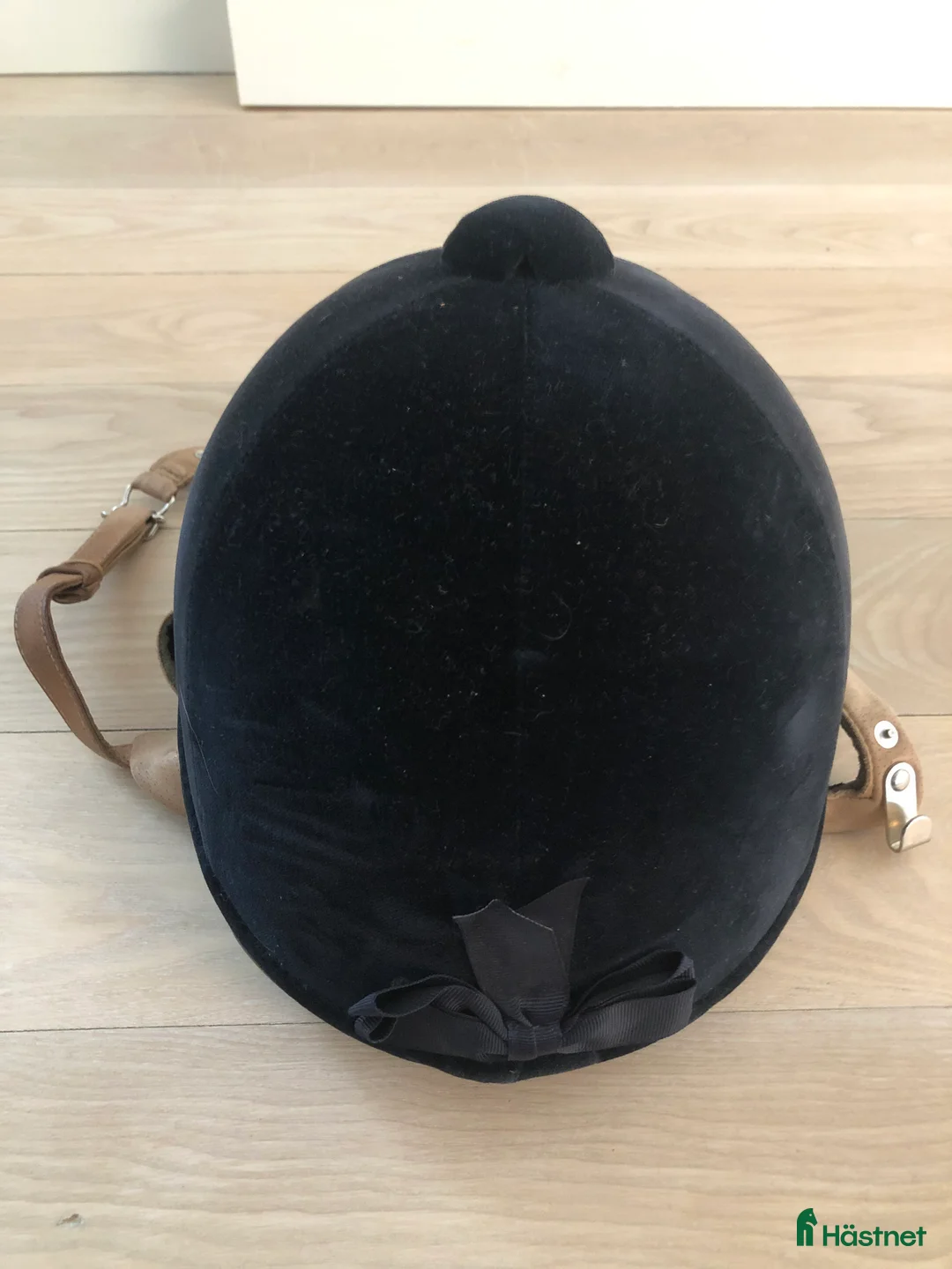 Hjälmar ryttarutrustning till salu: Charles Owen Wellington Classic blå storlek 56 - Annons 5
