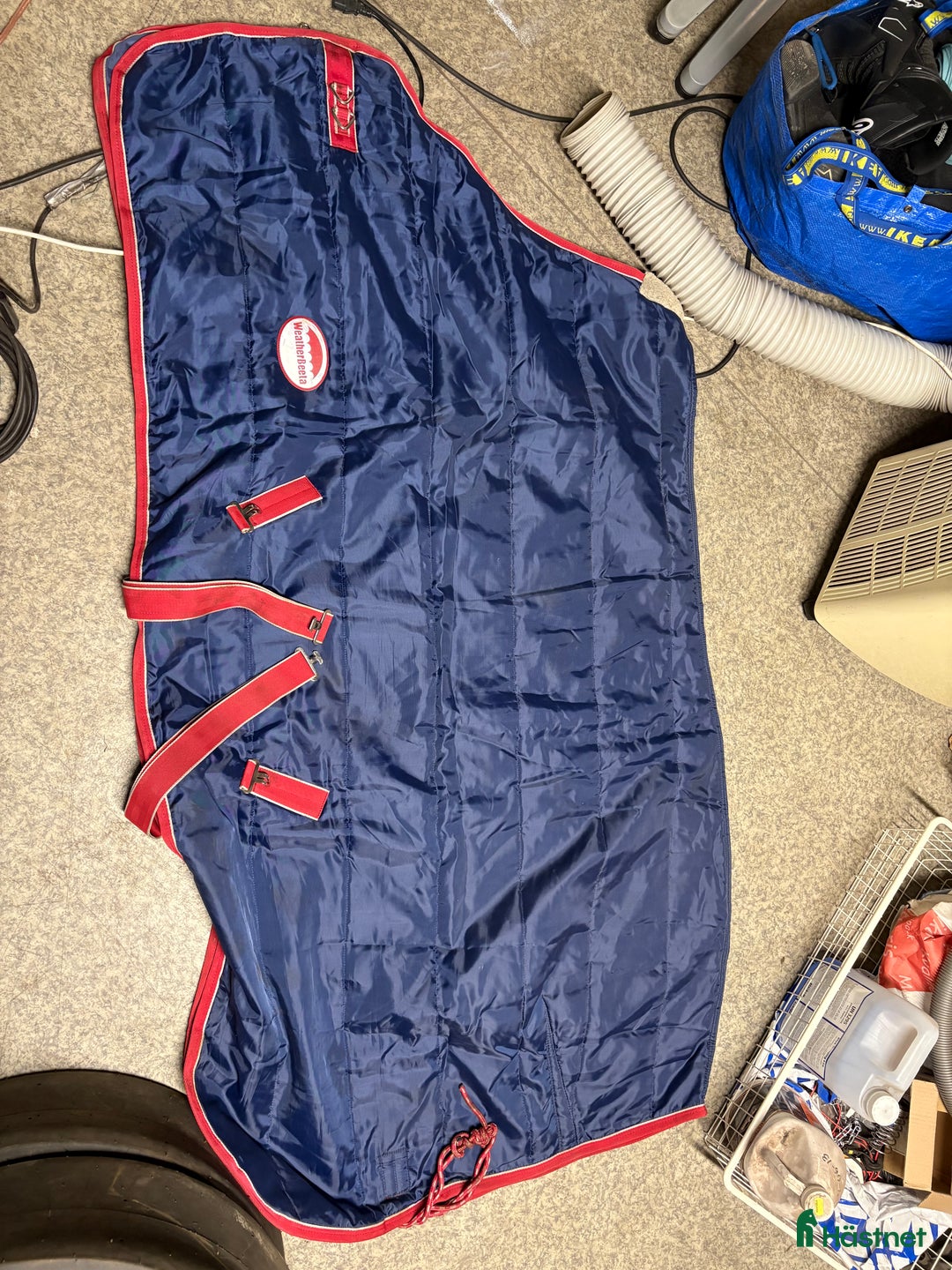 Täcken hästutrustning till salu: Weatherbeeta 145 g innetäcke  i Västerhaninge - Annons 1