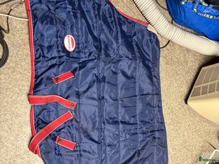 Täcken hästutrustning till salu: Weatherbeeta 145 g innetäcke i Västerhaninge - Annons 1