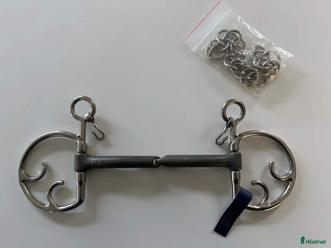 Bett hästutrustning till salu: Tvådelat Titanbett strl 14,5 i Södra Sandby - Annons 1