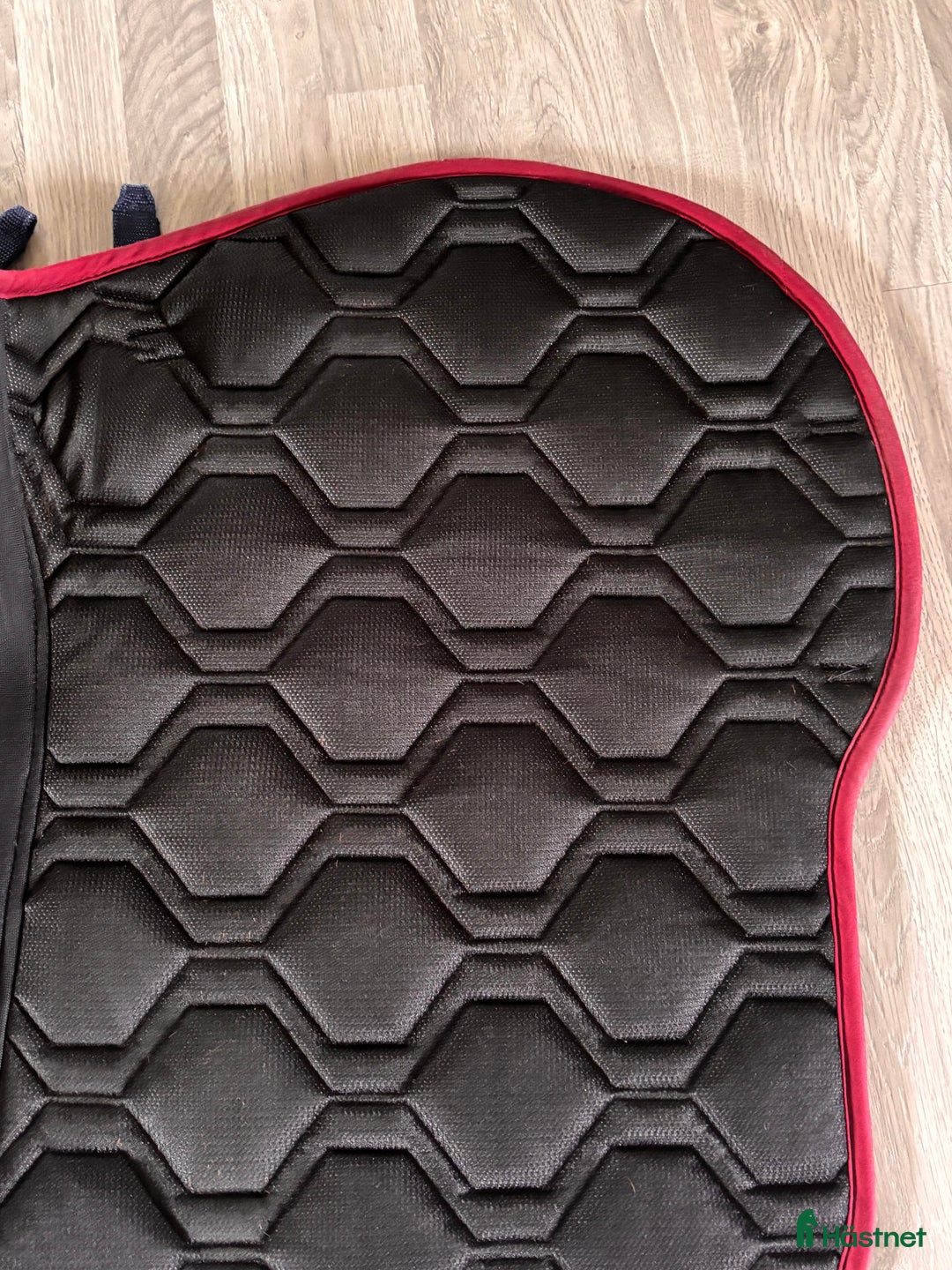 Schabrak & Vojlockar hästutrustning till salu: Fint Fairfield schabrak i Åhus - Annons 4