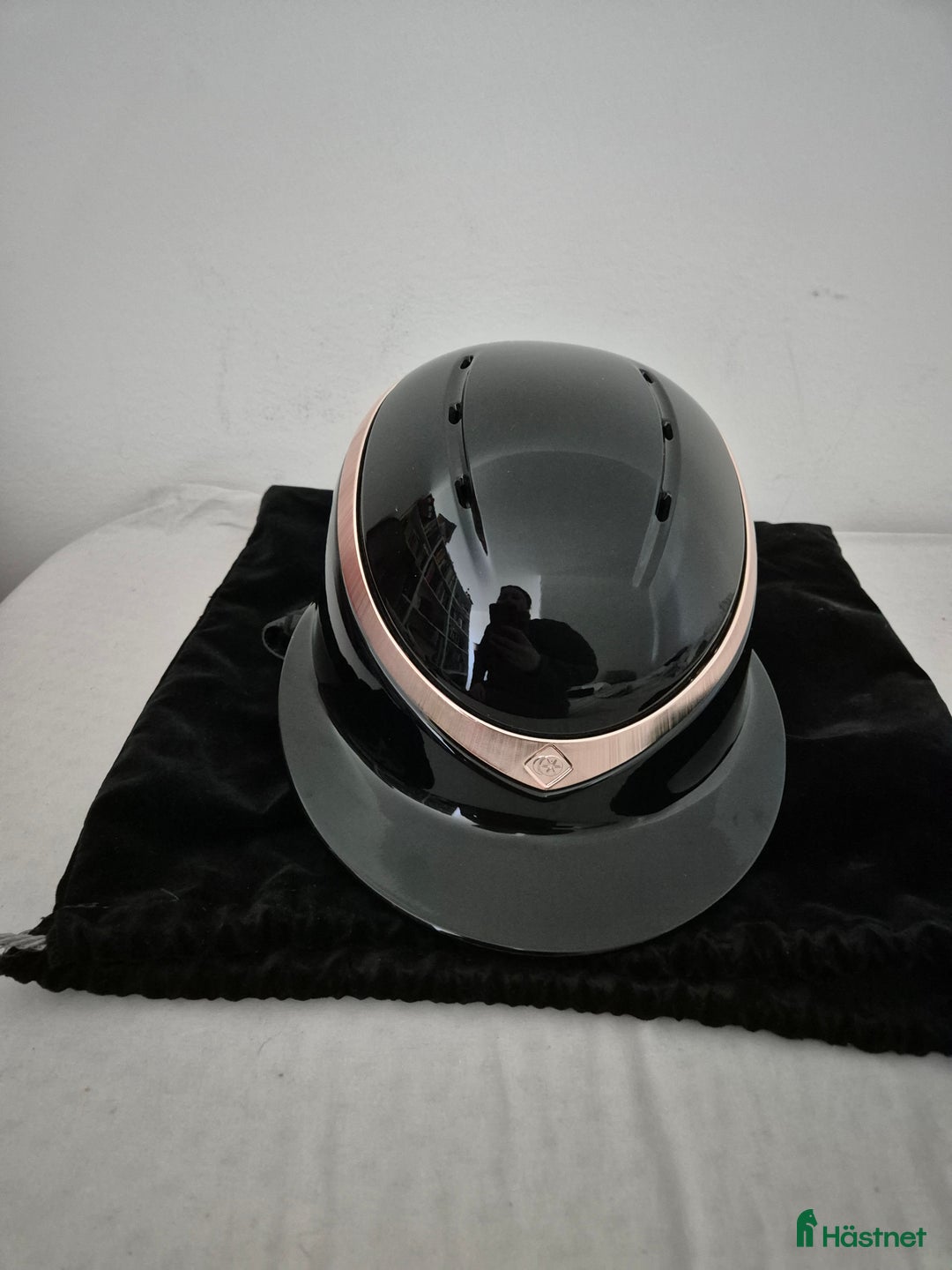 Hjälmar ryttarutrustning till salu: Charles owen Halo i nyskick.  i Enskede - Annons 1