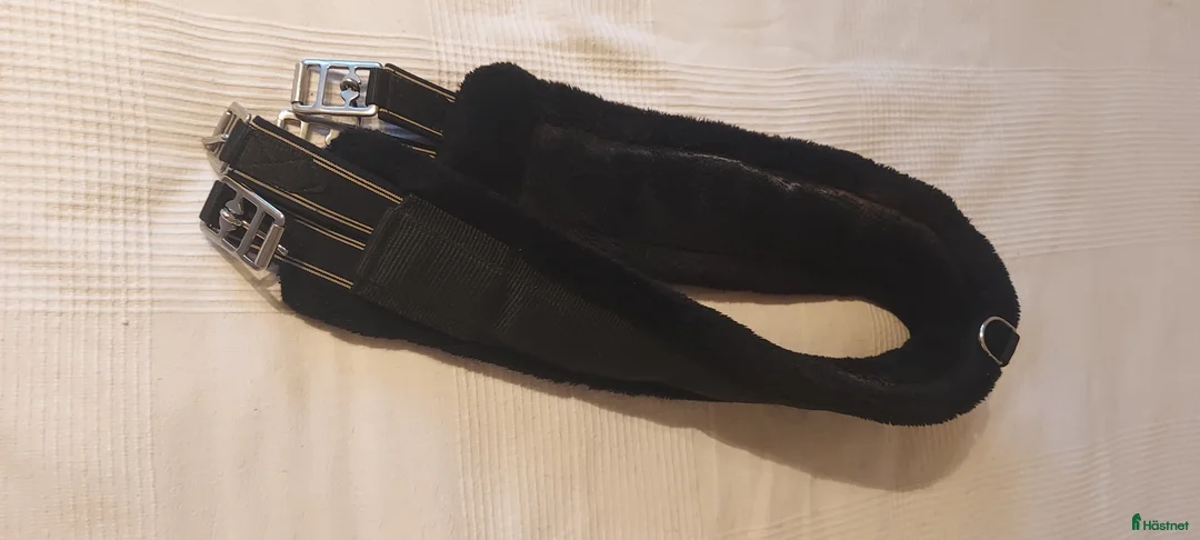 Sadeltillbehör hästutrustning till salu: Hoppgjord i Ekerö - Annons 1