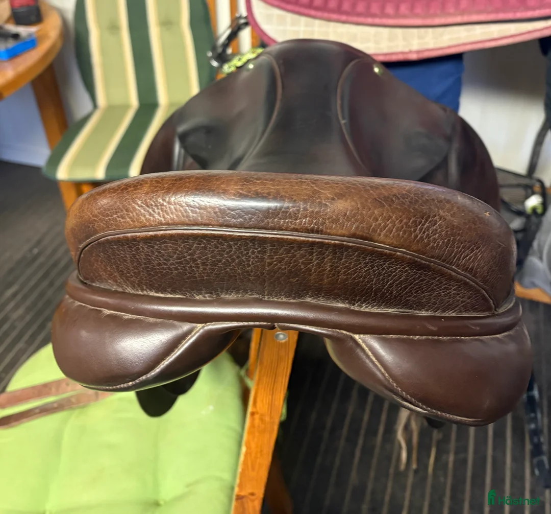 Sadlar hästutrustning till salu: Fin Ideal Jessica Crown sadel  i Karlsborg - Annons 3