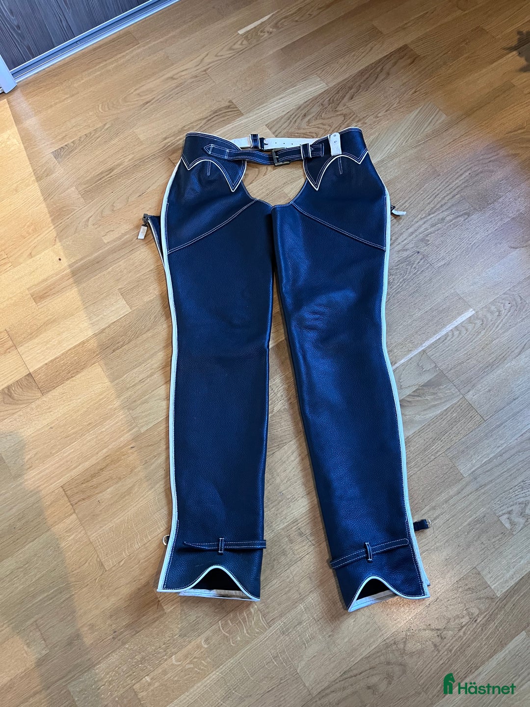 Övrig Ryttarutrustning ryttarutrustning till salu: Parlantichaps i superfint skick, använda en gång i Västerås - Annons 1