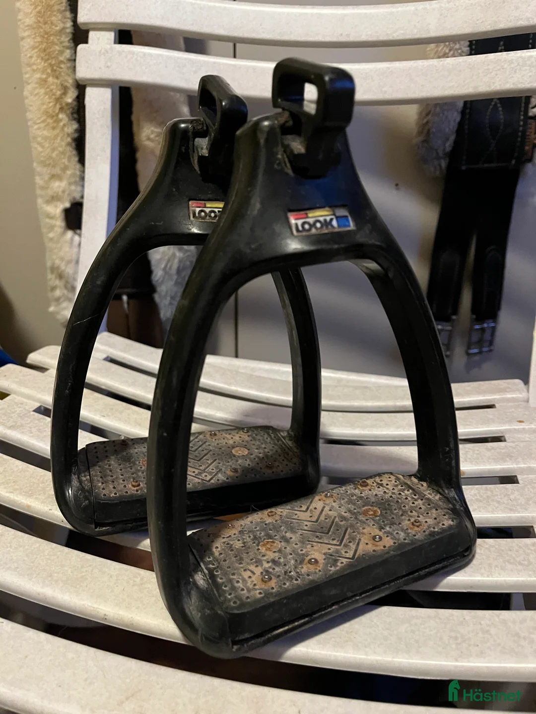 Stigbyglar hästutrustning till salu: Rid up stigbyglar i Mjölby - Annons 1