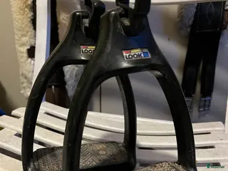 Stigbyglar hästutrustning till salu: Rid up stigbyglar i Mjölby - Annons 4