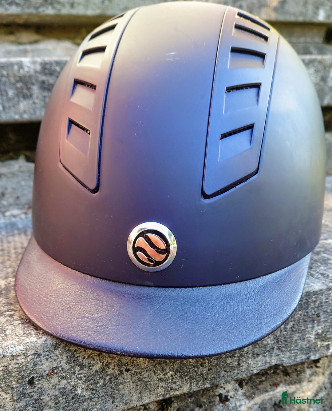 Hjälmar ryttarutrustning till salu: Ridhjälm Back on Track EQ3 i Götene - Annons 1