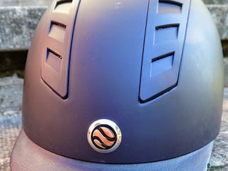 Hjälmar ryttarutrustning till salu: Ridhjälm Back on Track EQ3 i Götene - Annons 1