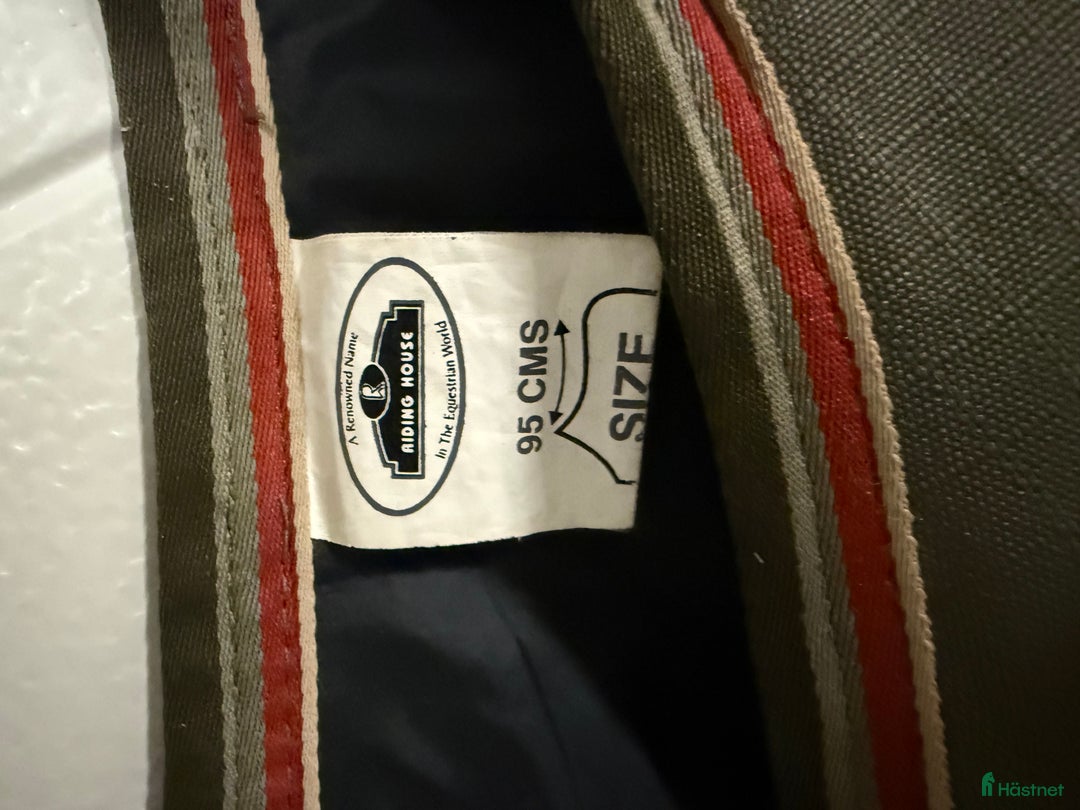 Täcken hästutrustning till salu: Varmt, 95cm, mycket fint skick i Krokom - Annons 4