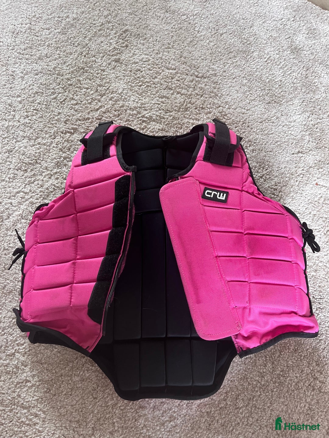 Säkerhetsvästar ryttarutrustning till salu: CRW ridväst rosa i Kil - Annons 2