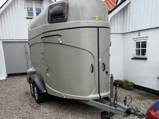 Hästtransporter fordon & transport till salu: Äldre transport i fint skick - Annons 1