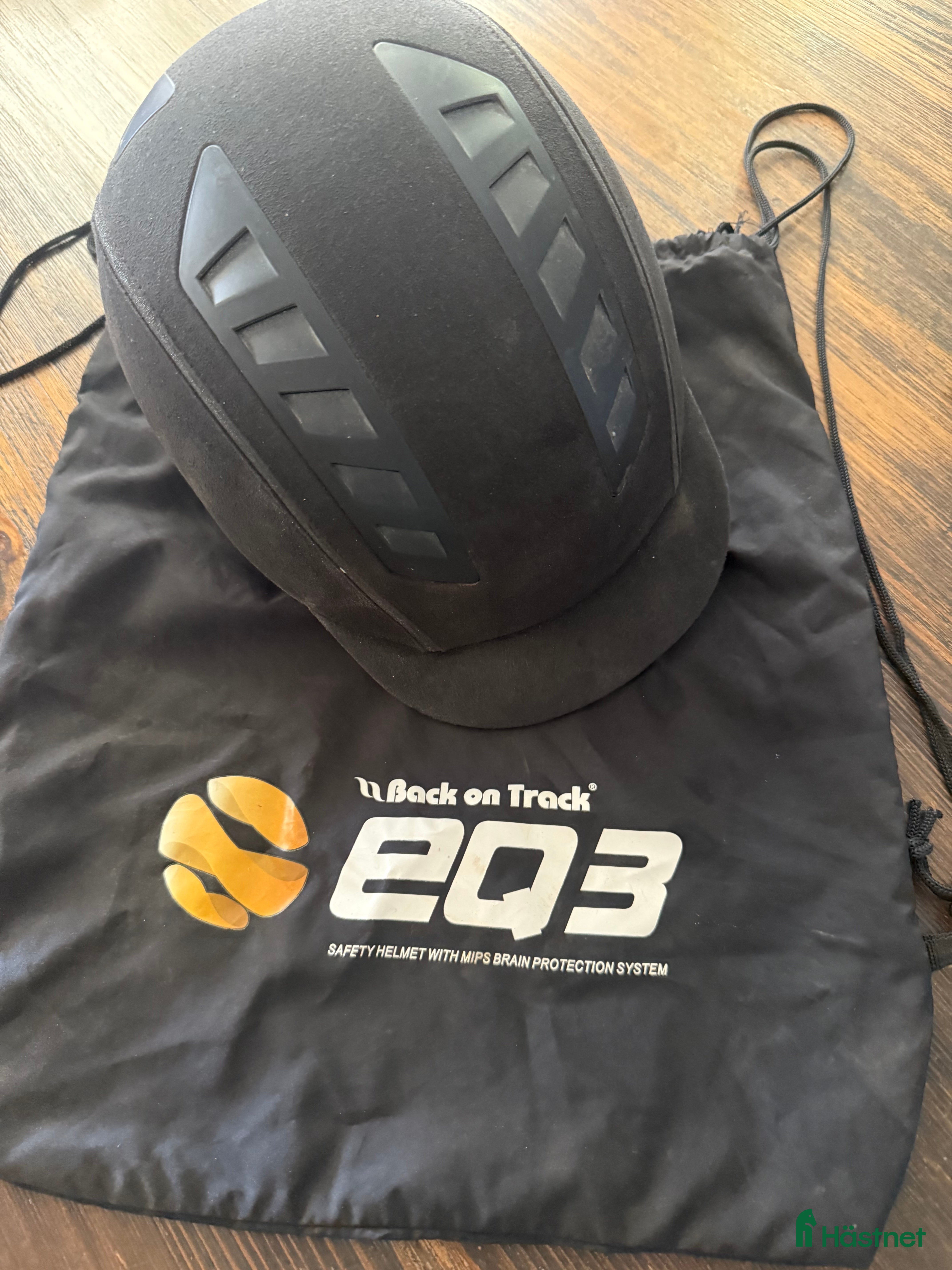 Hjälmar ryttarutrustning till salu: Back on track ridhjälm EQ3  i Mora - Annons 23