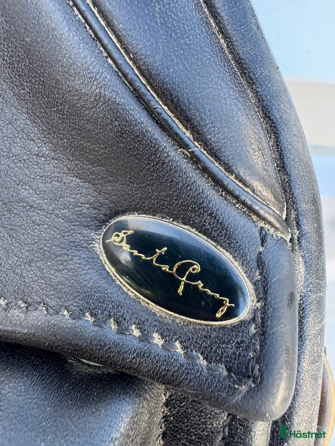 Sadlar hästutrustning till salu: Santa Cruz dressyrsadel för ponny i Stockholm - Annons 7