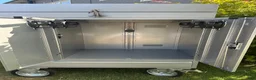 Övrigt fordon & transport till salu: Fint Rymligt Sadelskåp i Aluminium, Nyskick. - Annons 3