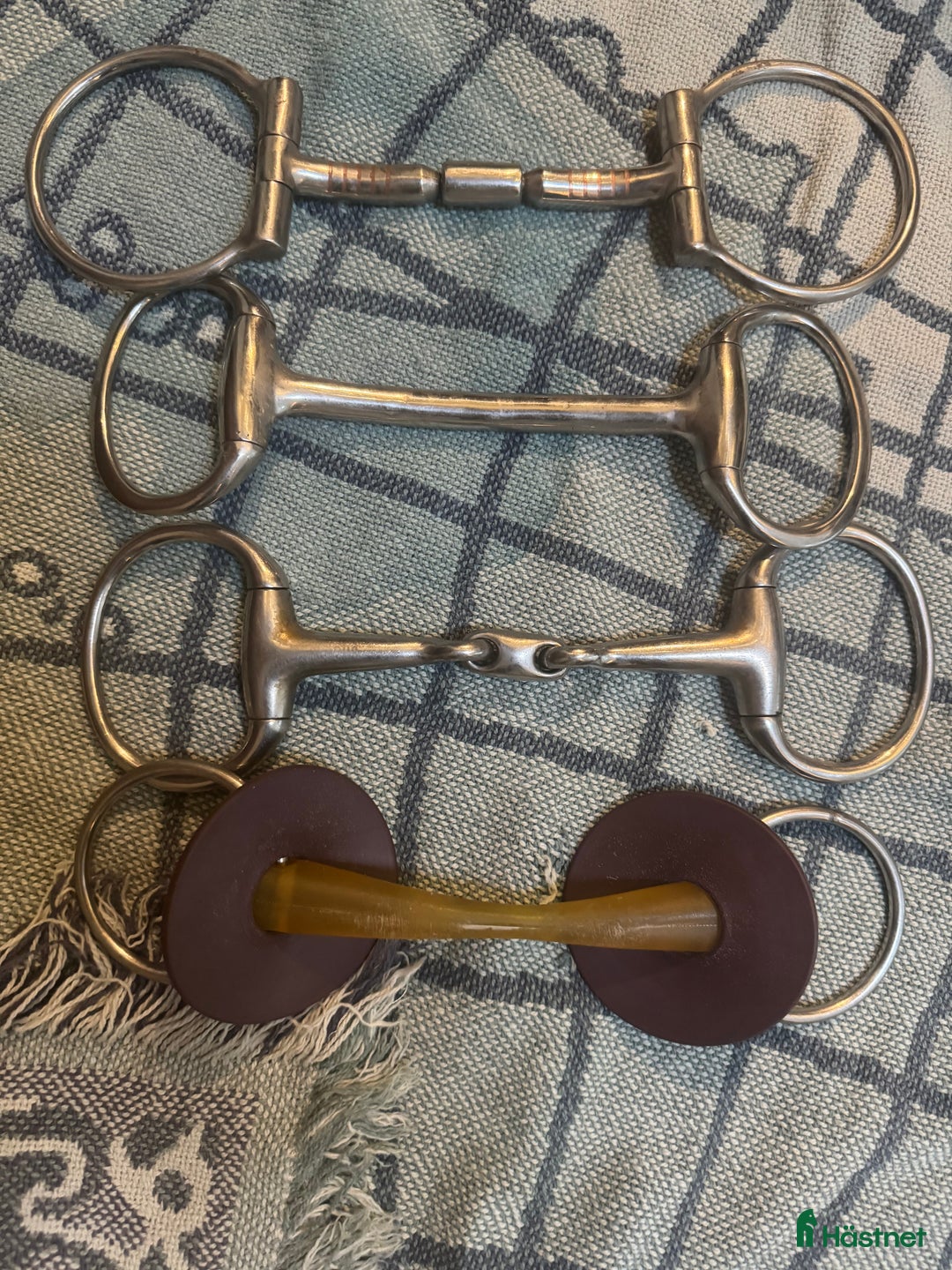 Bett hästutrustning till salu: Nova med skydd och tredelat fasta ringar i Göteborg - Annons 1