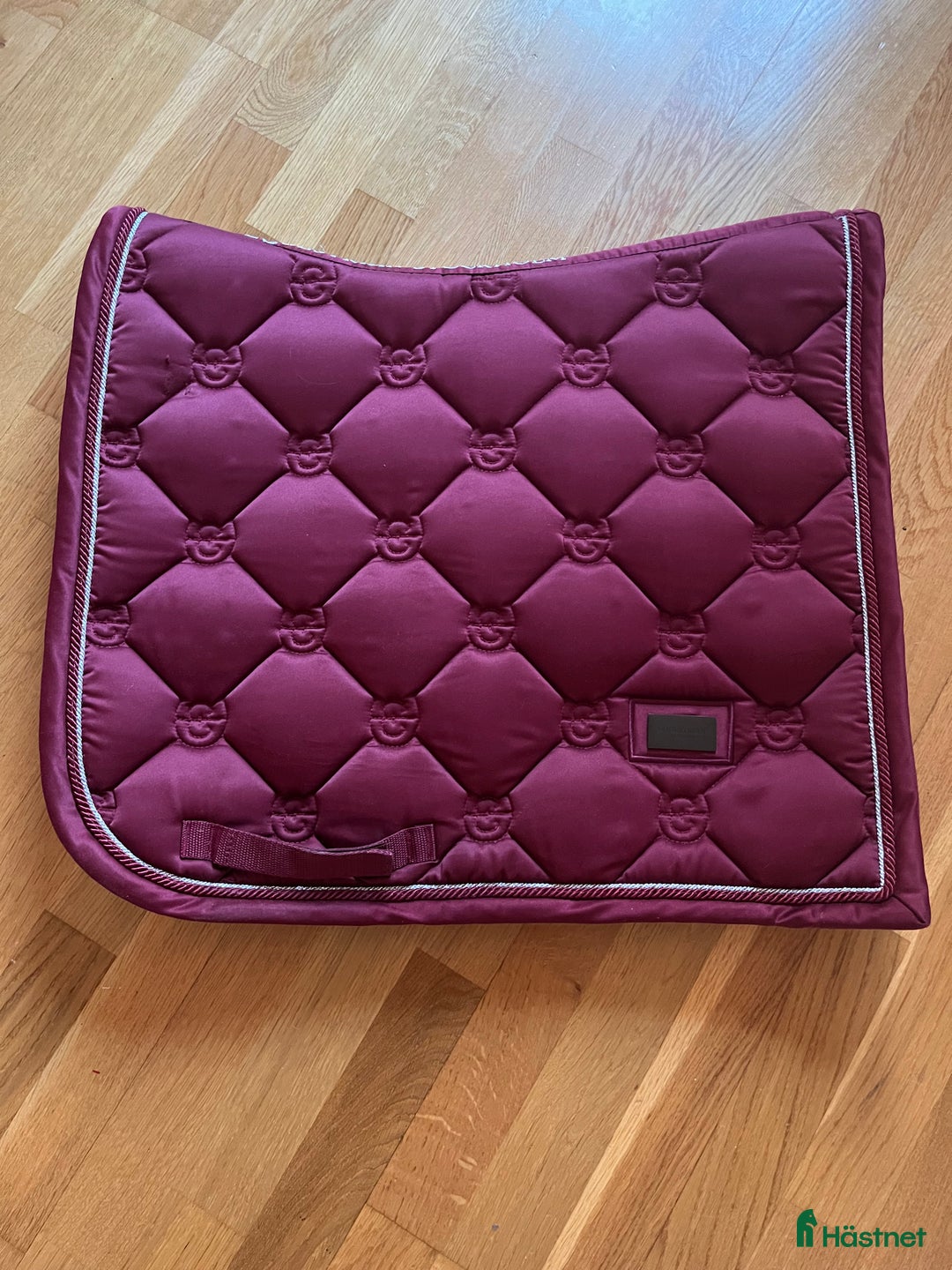 Schabrak & Vojlockar hästutrustning till salu: Två es schabrak i Johanneshov - Annons 1