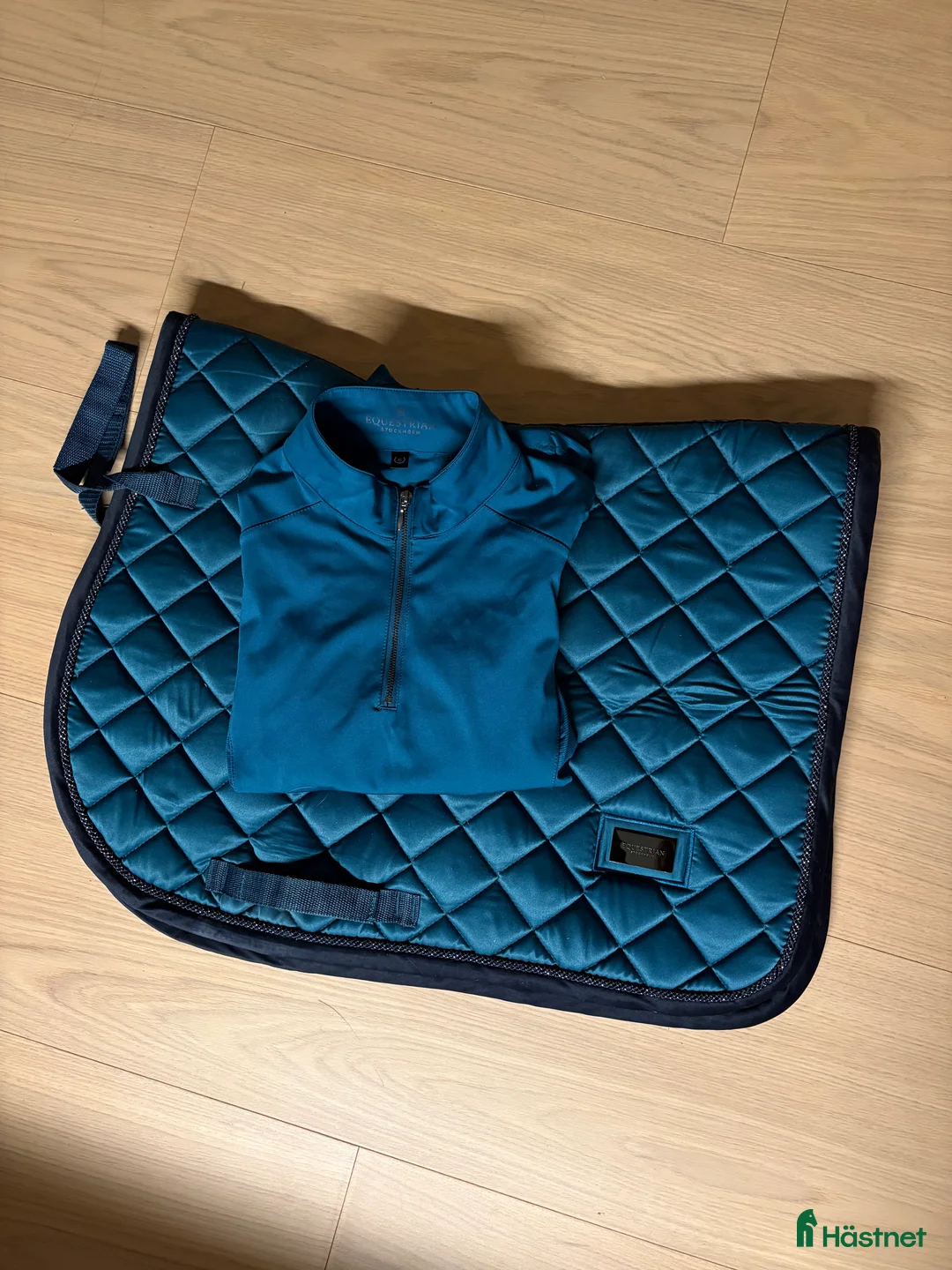 Schabrak & Vojlockar hästutrustning till salu: Es schabrak + tröja  i Söderköping - Annons 1