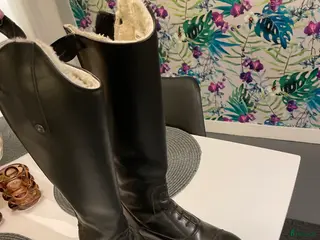 Ridstövlar ryttarutrustning till salu: Fodrade ridstövlar i Gislaved - Annons 24