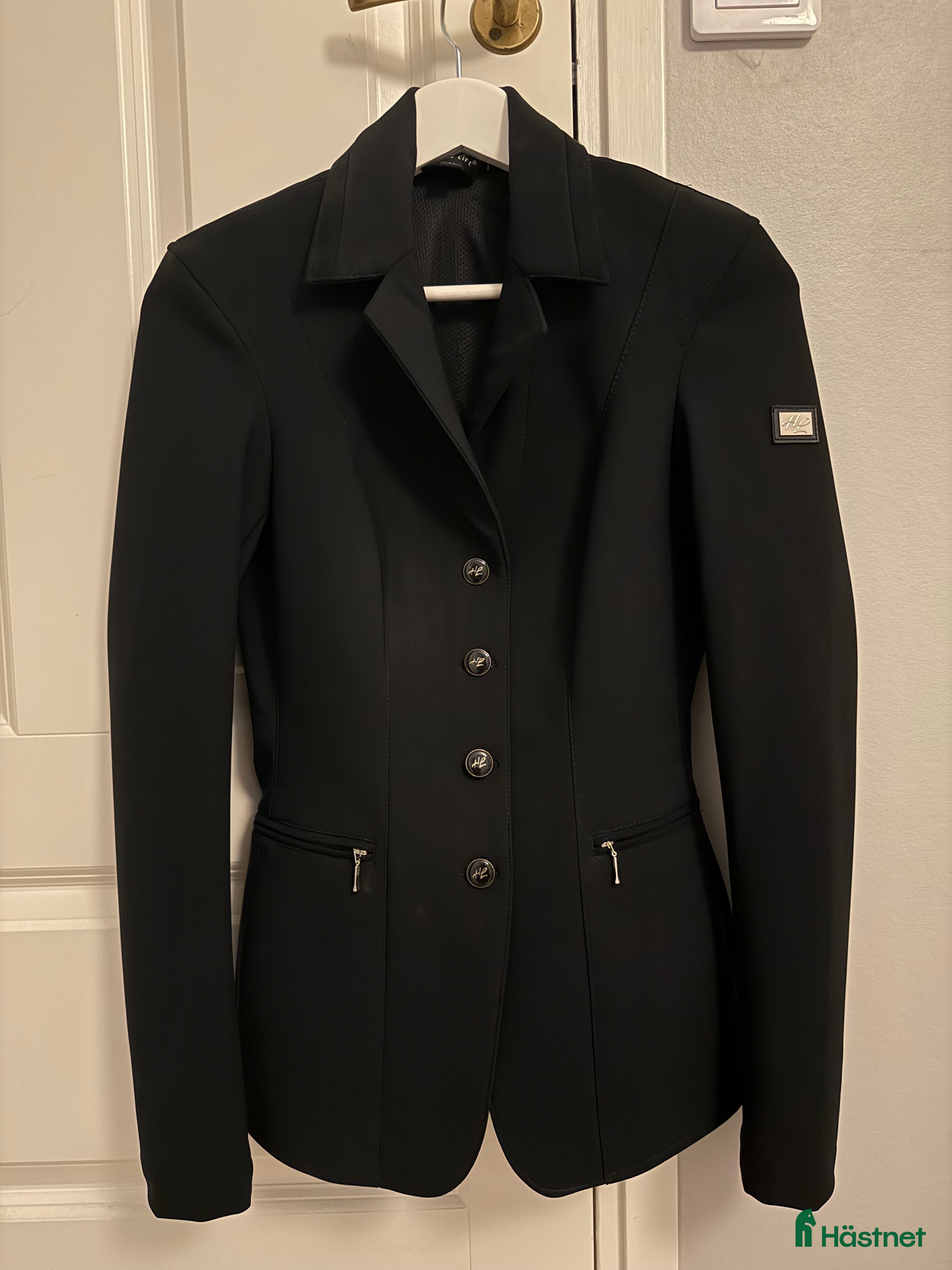 Jackor & Kavajer ryttarutrustning till salu: Kavaj från Horselife i Vetlanda - Annons 1