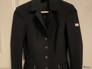 Jackor & Kavajer ryttarutrustning till salu: Kavaj från Horselife i Vetlanda - Annons 1