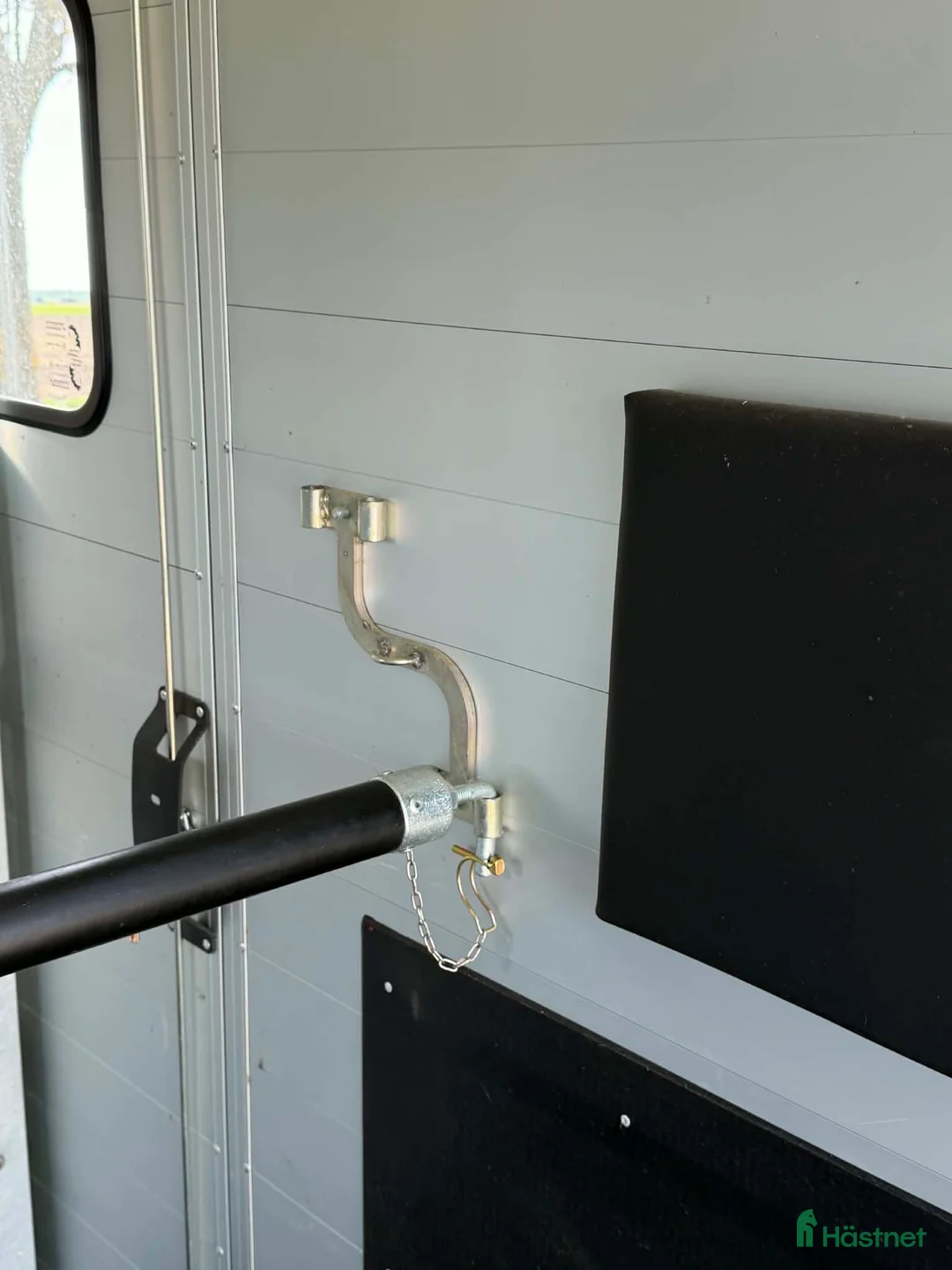 Hästtransporter  fordon & transport till salu: Hästtransport i nyskick, med sadelkammare. - Annons 13