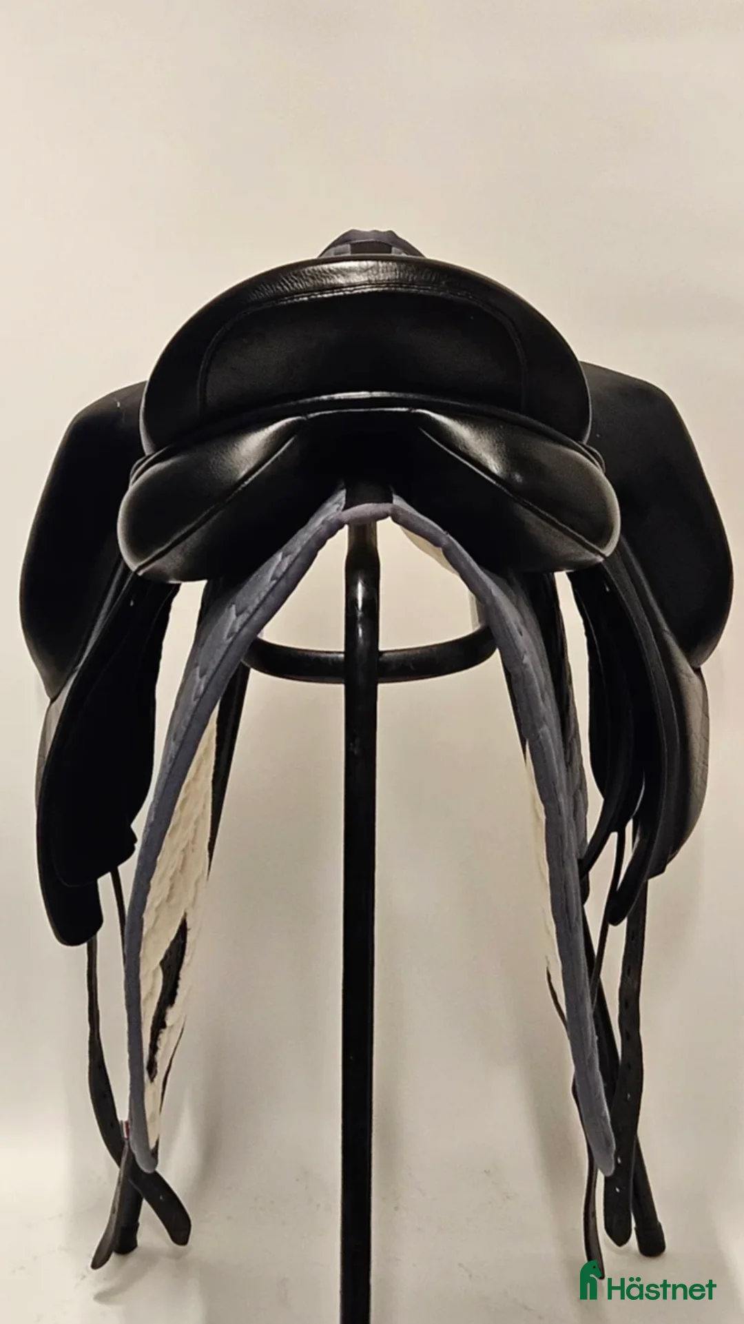 Sadlar hästutrustning till salu: Dressyrsadel Paul Fielder - Annons 4