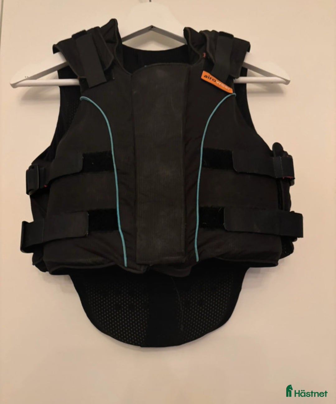 Säkerhetsvästar ryttarutrustning till salu: Säkerhetsväst airowear storlek Y4 Regular Junior i Stockholm - Annons 1