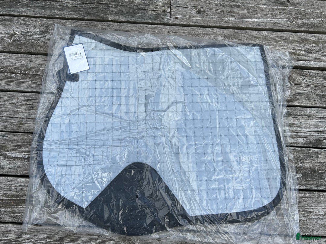 Schabrak & Vojlockar hästutrustning till salu: Reflex schabrak  i Hölö - Annons 1