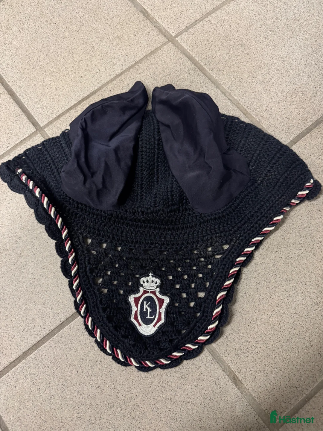 Schabrak & Vojlockar hästutrustning till salu: Kingsland huva  - Annons 1