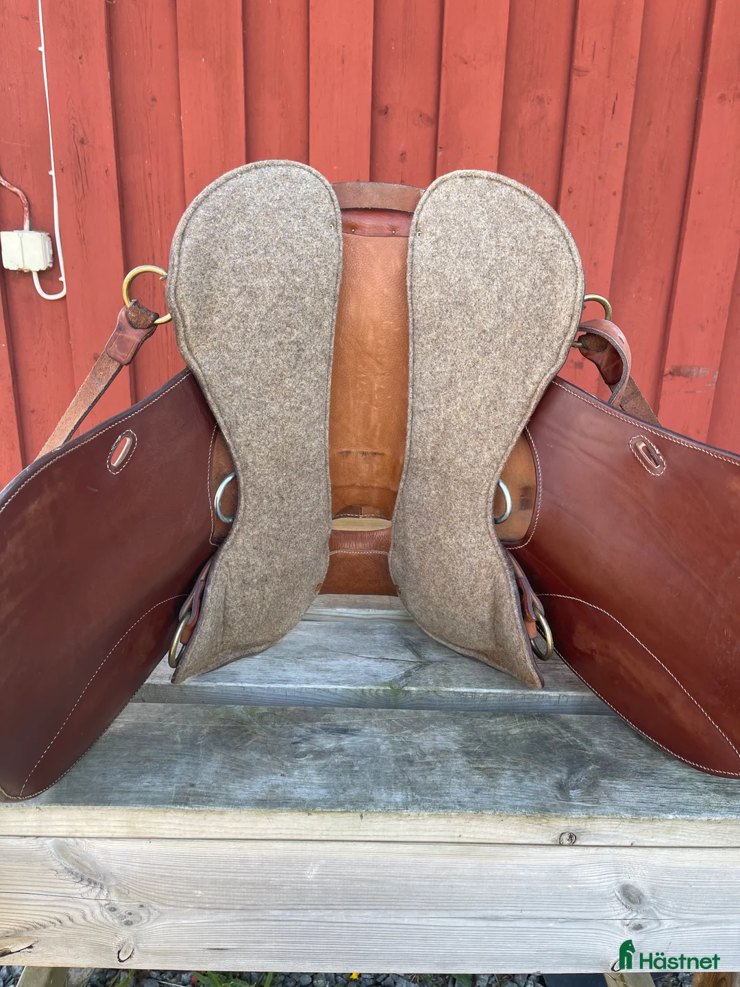 Sadlar hästutrustning till salu: Fransk handgjord sadel i Järvsö - Annons 4