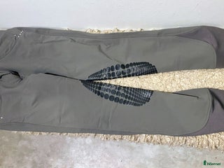 Ridbyxor ryttarutrustning till salu: Ridbyxor, CRW, stl 34 i Falun - Annons 4