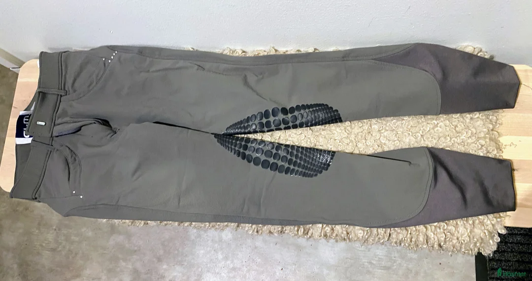 Ridbyxor ryttarutrustning till salu: Ridbyxor, CRW, stl 34 i Falun - Annons 1