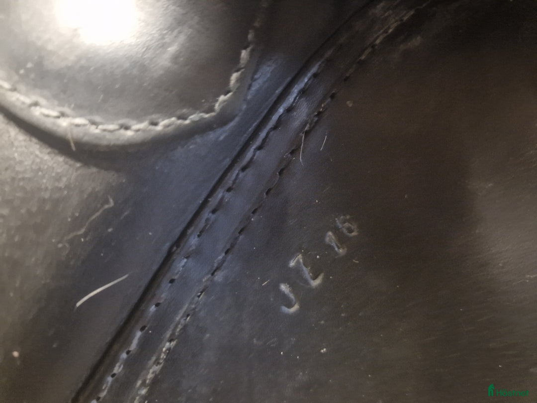 Sadlar hästutrustning till salu: Trevlig hoppsadel till en mindre ryttere i Hjärnarp - Annons 2