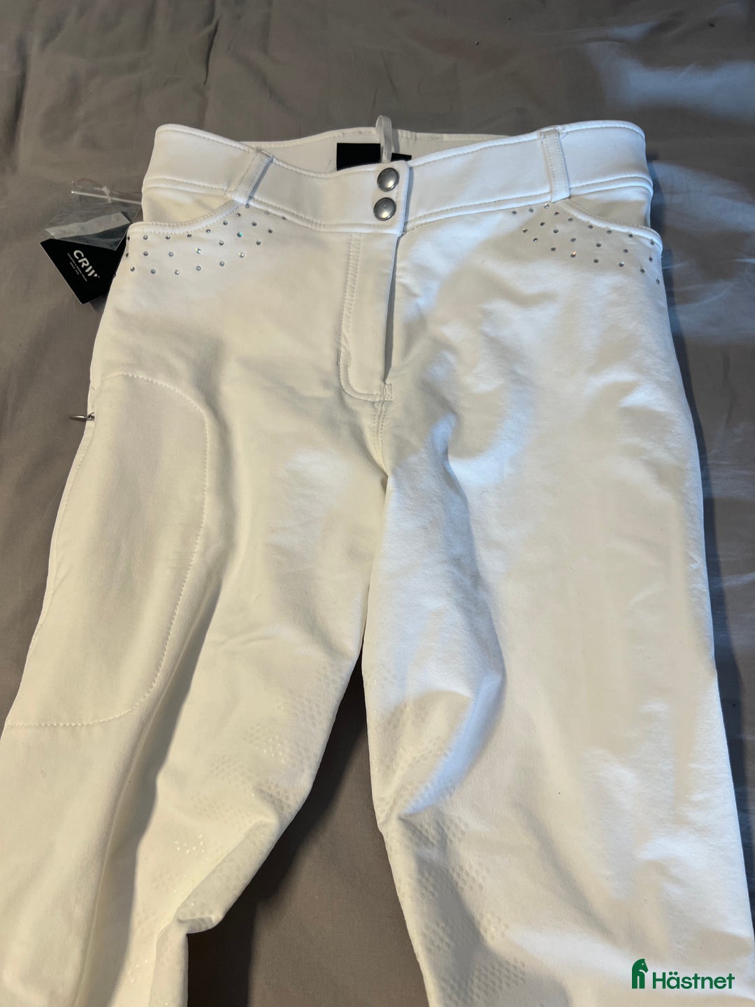 Ridbyxor ryttarutrustning till salu: Helt nya vita CRW byxor med lappen kvar🤍 i Kiruna - Annons 2