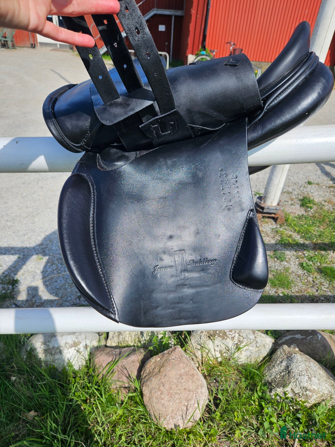 Sadlar hästutrustning till salu: Jensen Bendor allround mot dressyr i Lund - Annons 3