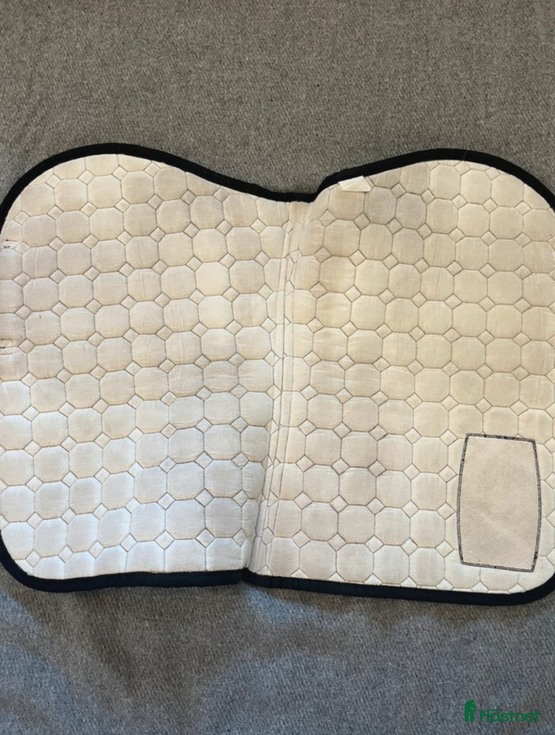 Schabrak & Vojlockar hästutrustning till salu: E-logga schabrak i Täby - Annons 4