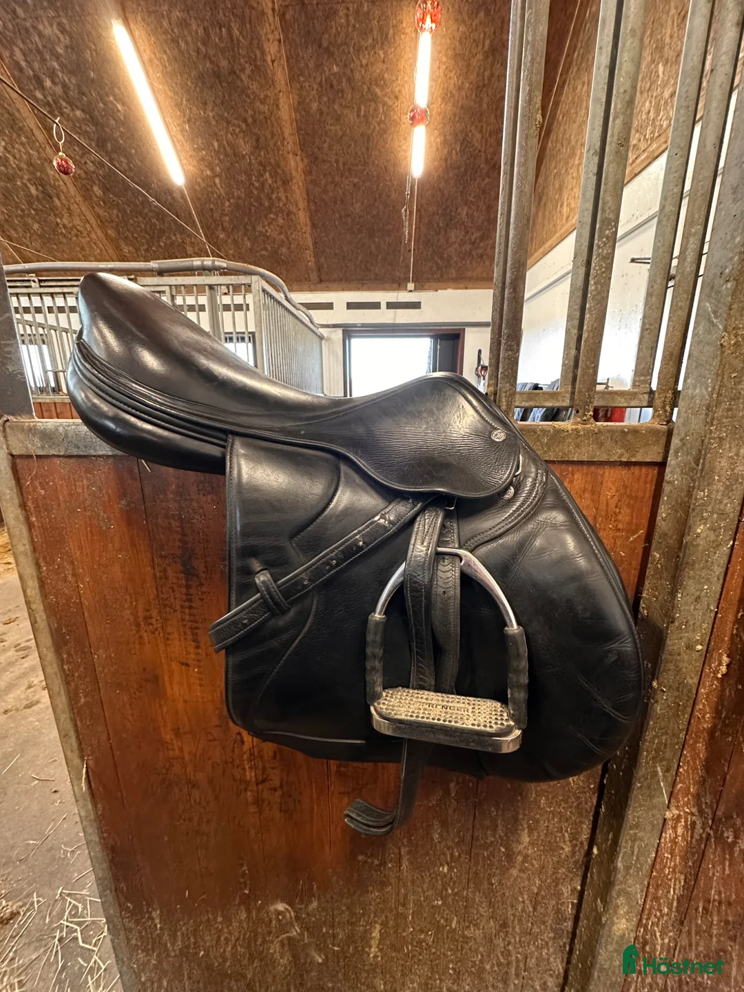 Sadlar hästutrustning till salu: Välvårdad Equipe Synergy  - Annons 2