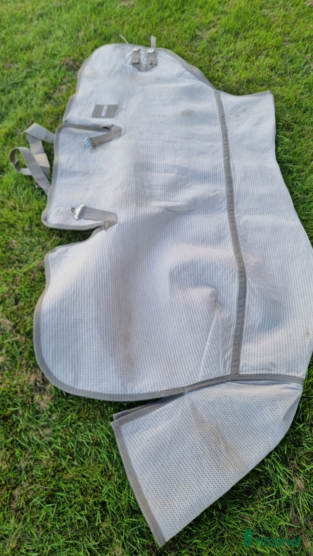 Täcken hästutrustning till salu: Helt nytt svettäcke! i Härryda - Annons 2